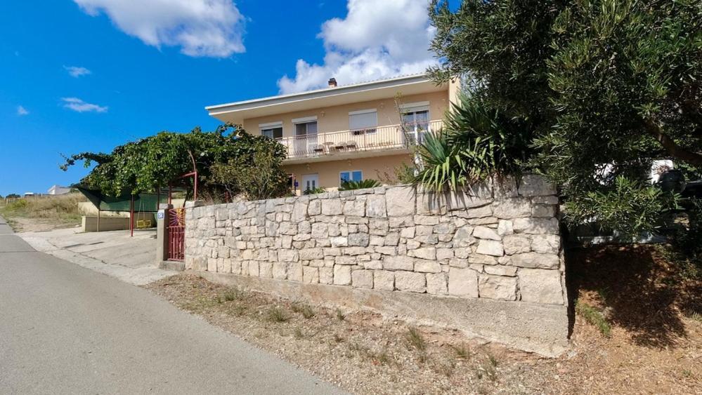 Apartman Dolores Kućište Exterior foto