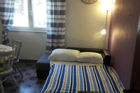 Apartman Dolores Kućište Exterior foto