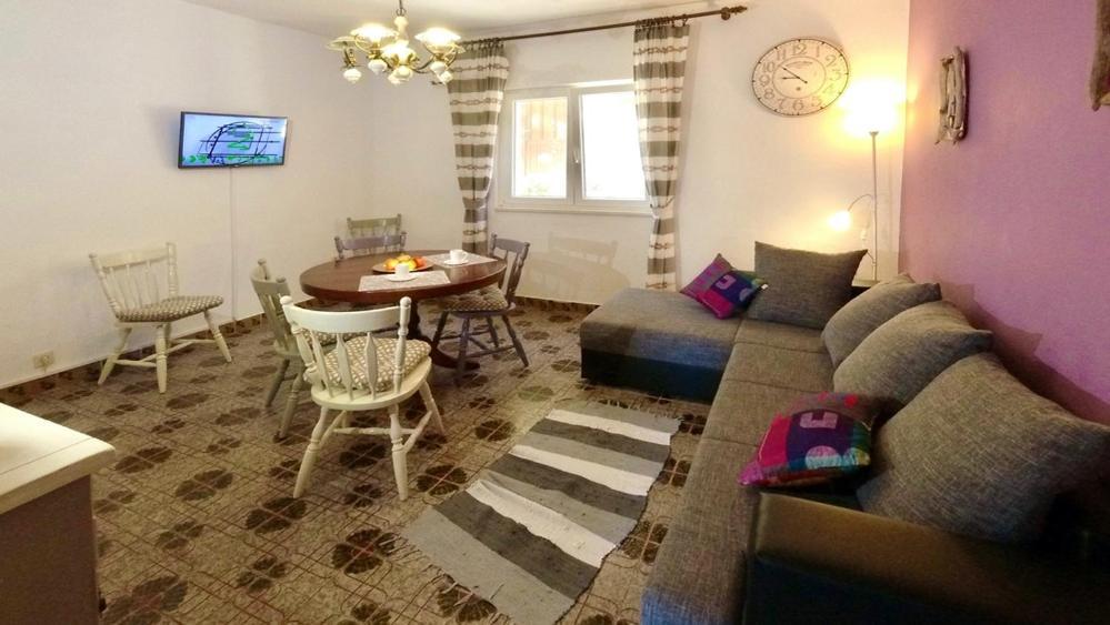 Apartman Dolores Kućište Exterior foto